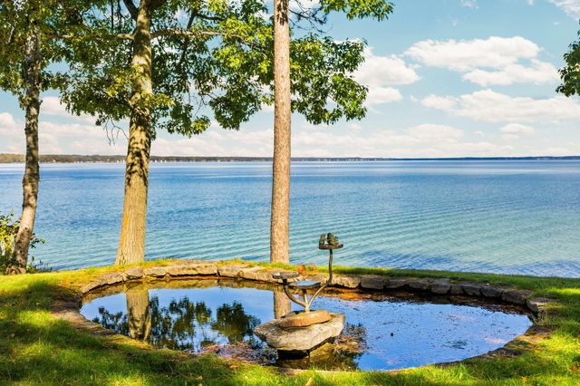 3063 Red Pine Point Drive, Indian River, MI 49749