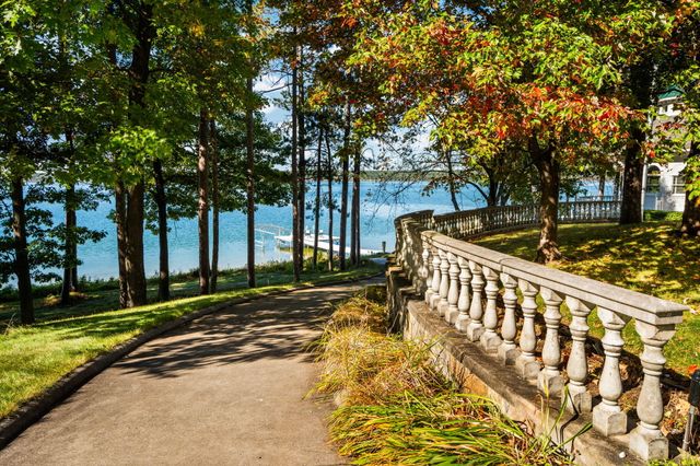 3063 Red Pine Point Drive, Indian River, MI 49749