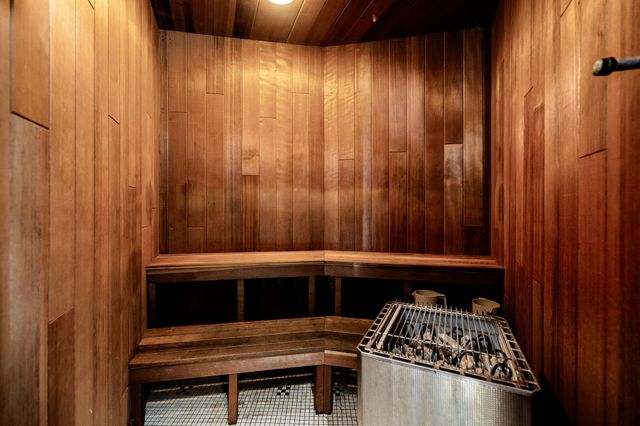 3063 Red Pine Point Drive, Indian River, MI 49749