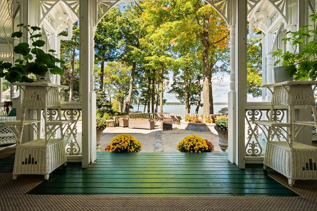 3063 Red Pine Point Drive, Indian River, MI 49749