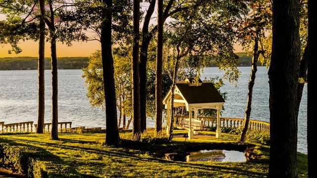 3063 Red Pine Point Drive, Indian River, MI 49749