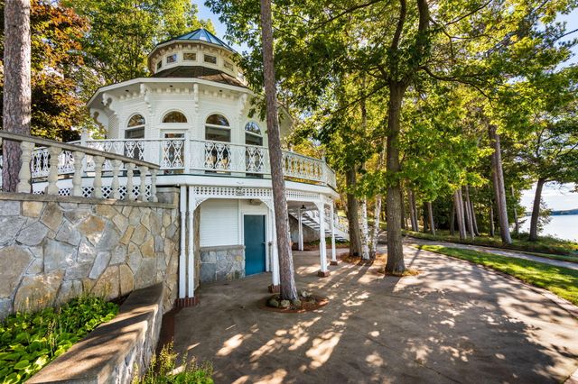 3063 Red Pine Point Drive, Indian River, MI 49749