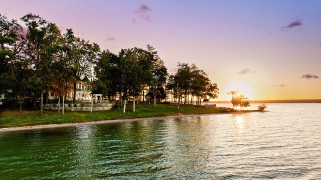 3063 Red Pine Point Drive, Indian River, MI 49749