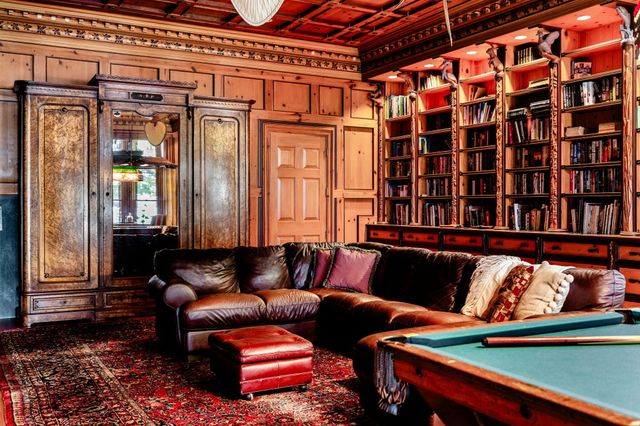 3063 Red Pine Point Drive, Indian River, MI 49749