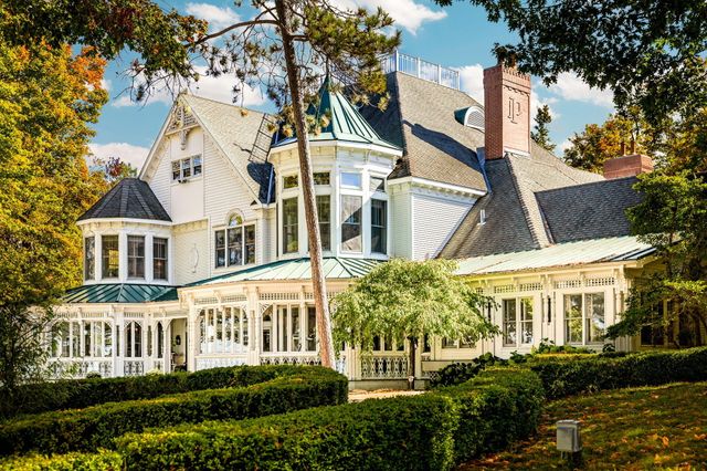 3063 Red Pine Point Drive, Indian River, MI 49749