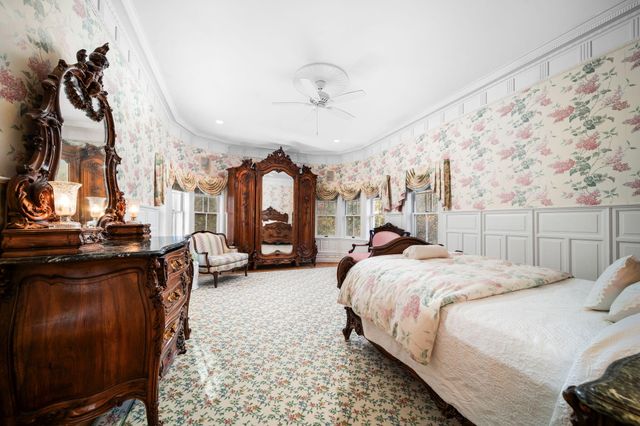 3063 Red Pine Point Drive, Indian River, MI 49749