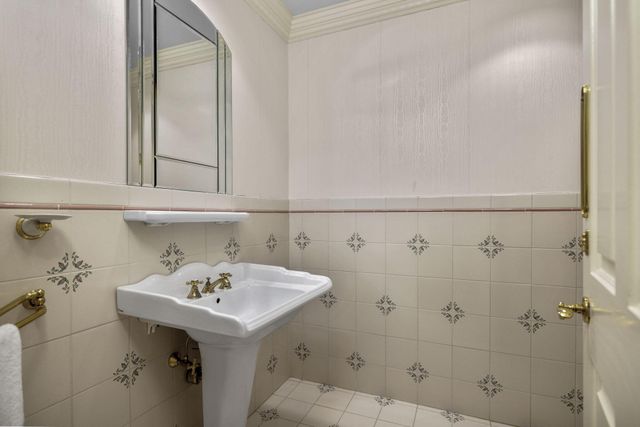 3063 Red Pine Point Drive, Indian River, MI 49749