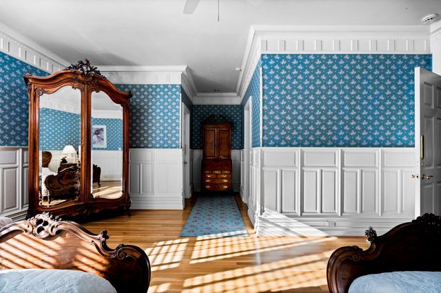 3063 Red Pine Point Drive, Indian River, MI 49749