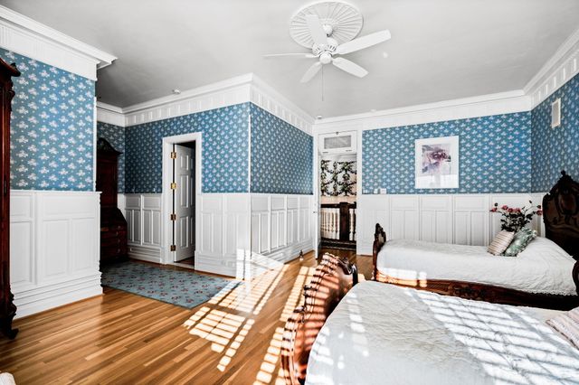 3063 Red Pine Point Drive, Indian River, MI 49749