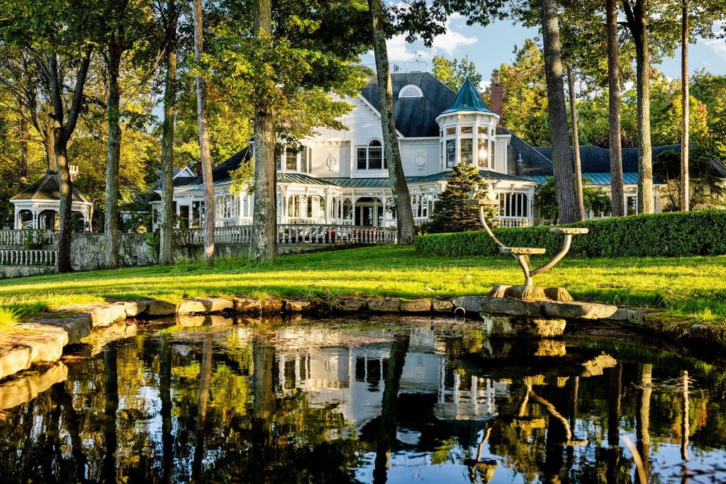 3063 Red Pine Point Drive, Indian River, MI 49749