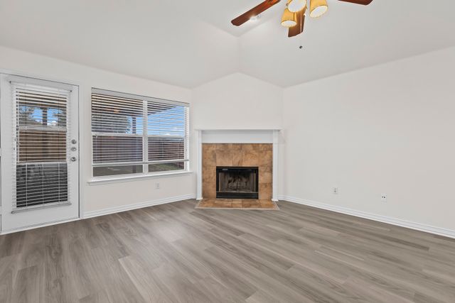 1037 Castle Top Drive, Fort Worth, TX 76052