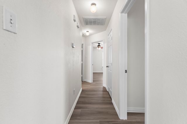 1037 Castle Top Drive, Fort Worth, TX 76052