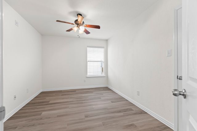 1037 Castle Top Drive, Fort Worth, TX 76052