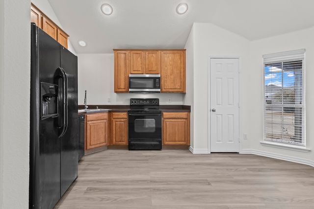 1037 Castle Top Drive, Fort Worth, TX 76052