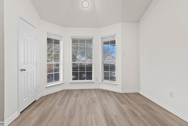 1037 Castle Top Drive, Fort Worth, TX 76052