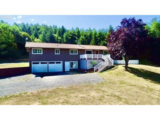 16696 SUNSHINE Ln, Brookings, OR 97415