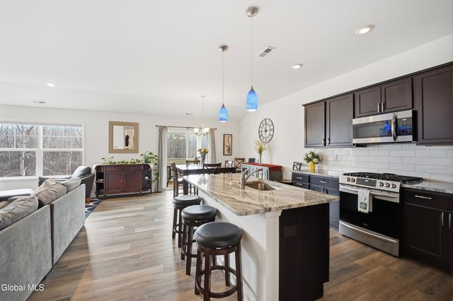 39 Jared Court, Colonie, NY 12047