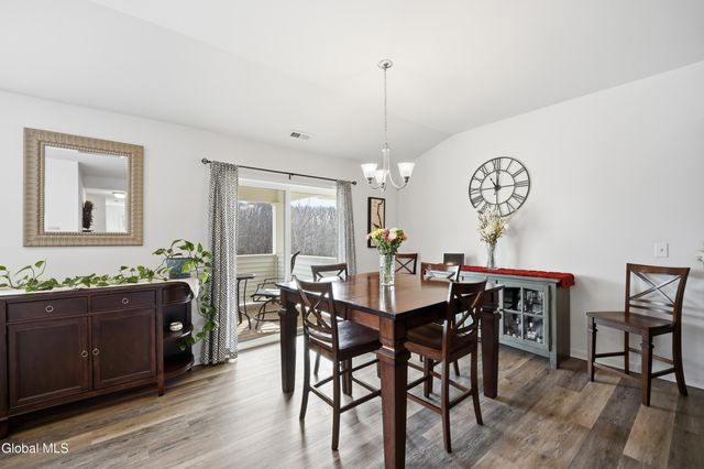 39 Jared Court, Colonie, NY 12047