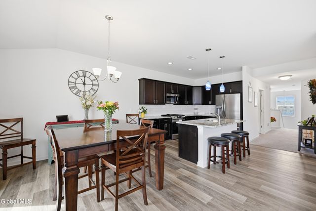 39 Jared Court, Colonie, NY 12047