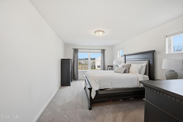 39 Jared Court, Colonie, NY 12047