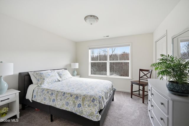 39 Jared Court, Colonie, NY 12047