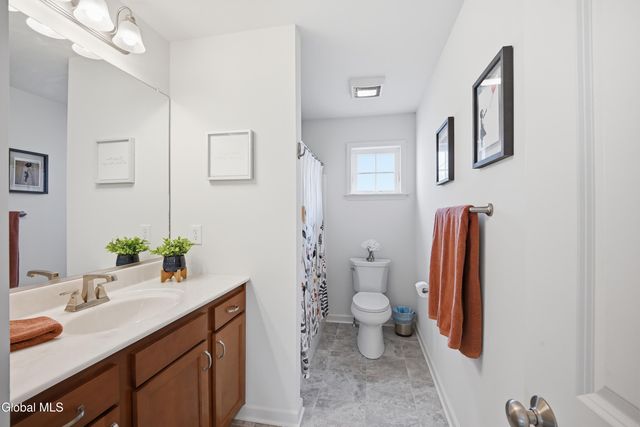 39 Jared Court, Colonie, NY 12047