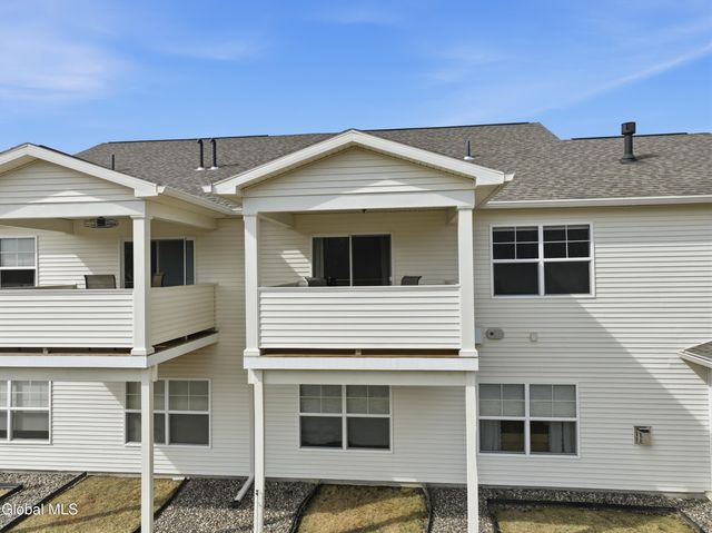 39 Jared Court, Colonie, NY 12047