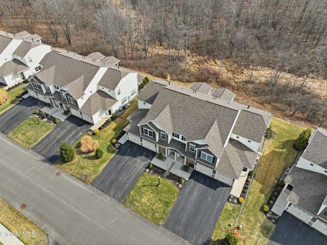 39 Jared Court, Colonie, NY 12047