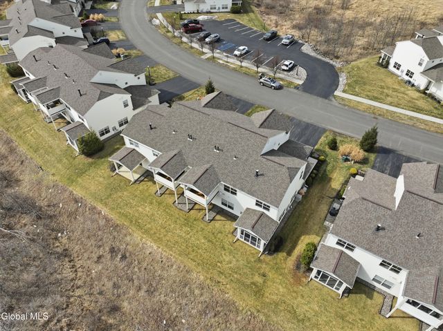 39 Jared Court, Colonie, NY 12047