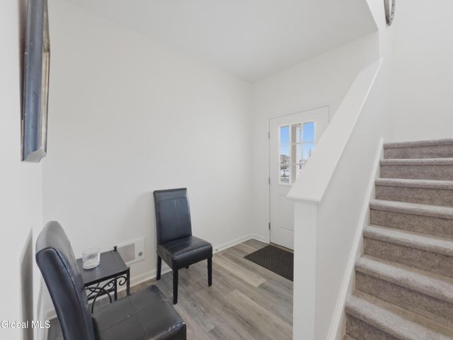 39 Jared Court, Colonie, NY 12047