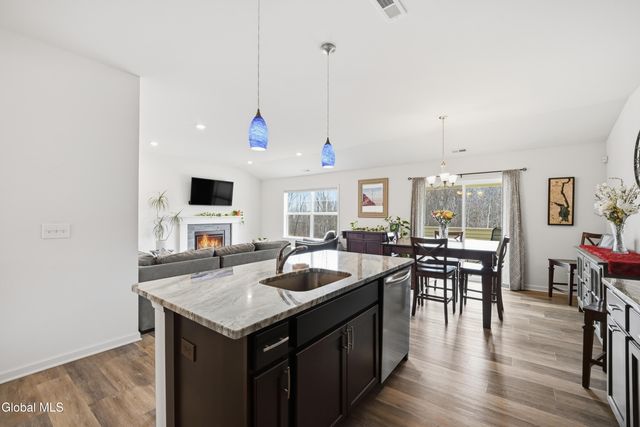 39 Jared Court, Colonie, NY 12047