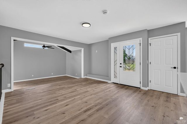 2111 Timbercreek Drive, Manhattan, KS 66502