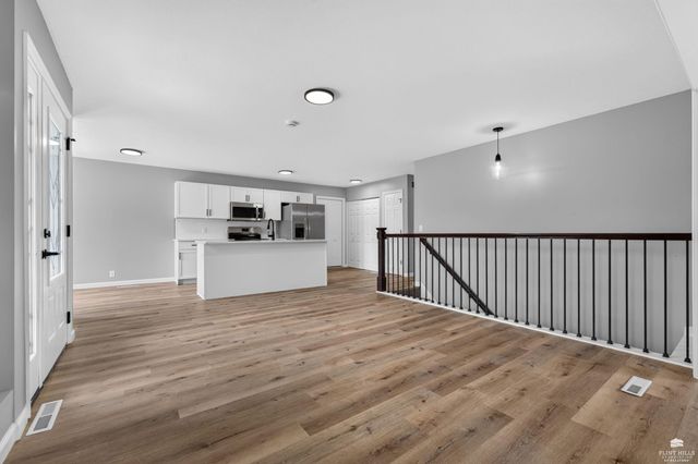 2111 Timbercreek Drive, Manhattan, KS 66502