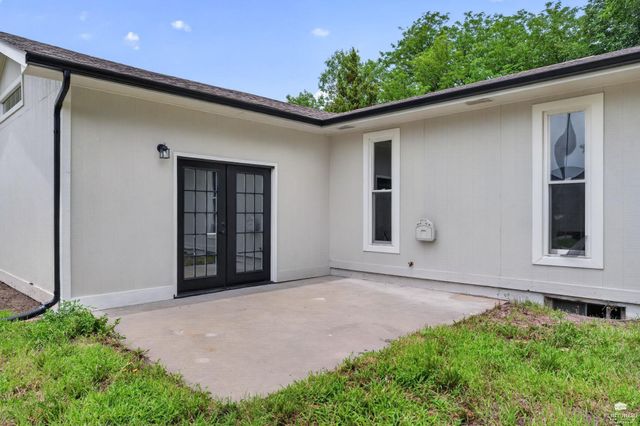 2111 Timbercreek Drive, Manhattan, KS 66502