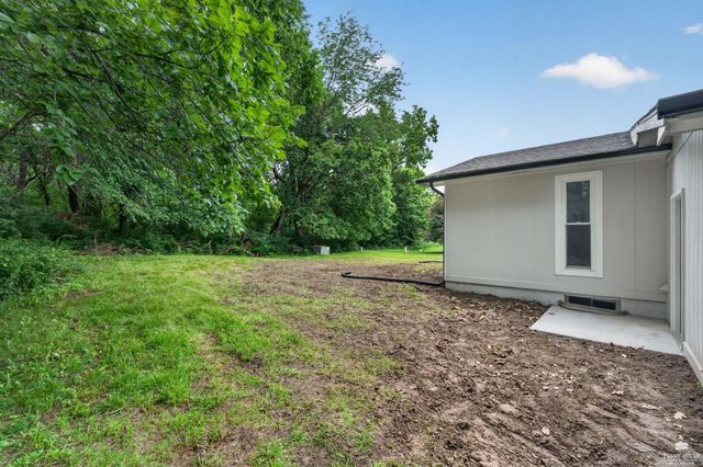 2111 Timbercreek Drive, Manhattan, KS 66502