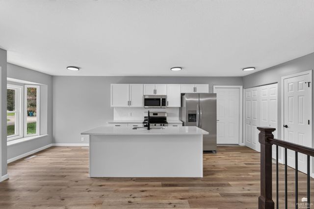 2111 Timbercreek Drive, Manhattan, KS 66502