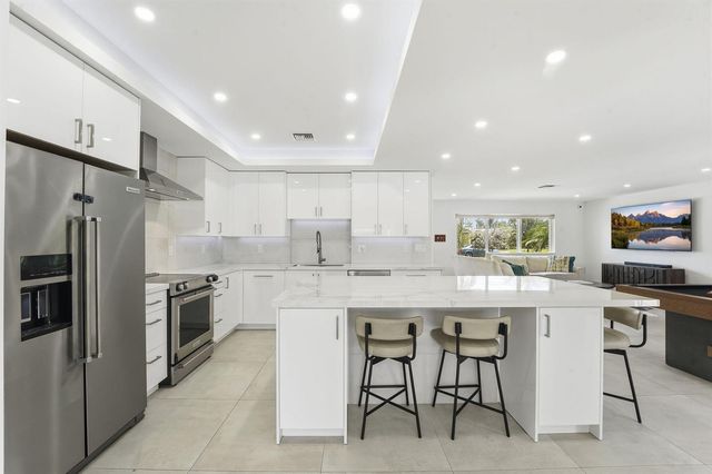 120 SE 12th Court, Pompano Beach, FL 33060