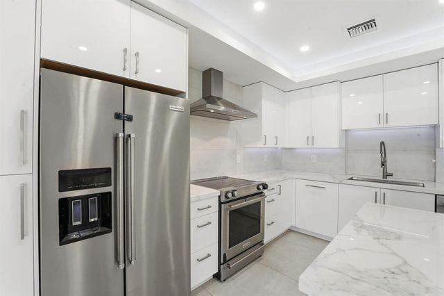 120 SE 12th Court, Pompano Beach, FL 33060