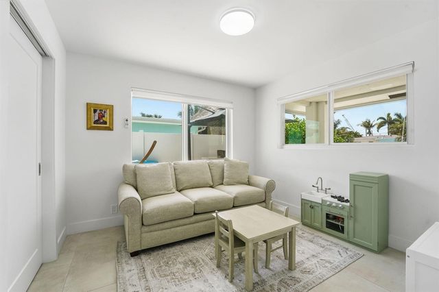 120 SE 12th Court, Pompano Beach, FL 33060