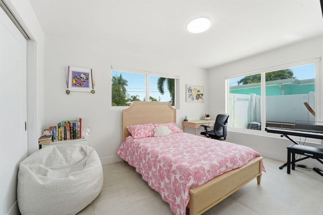 120 SE 12th Court, Pompano Beach, FL 33060