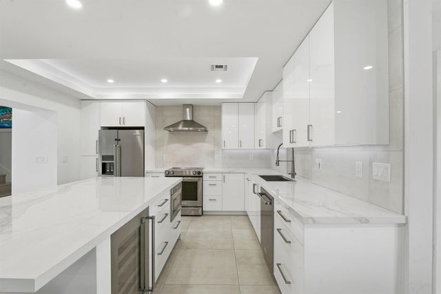 120 SE 12th Court, Pompano Beach, FL 33060