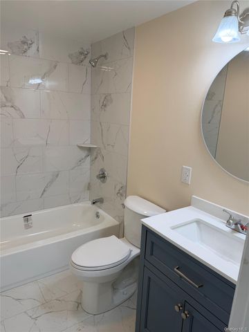 1 Chestnut Street, Middletown, NY 10940