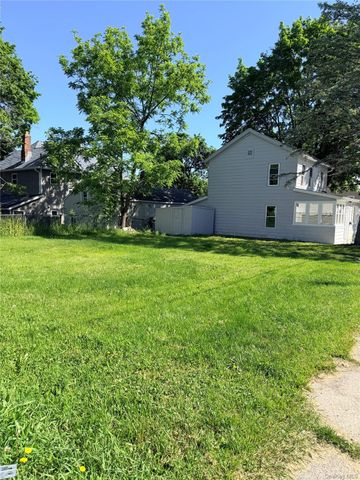 1 Chestnut Street, Middletown, NY 10940