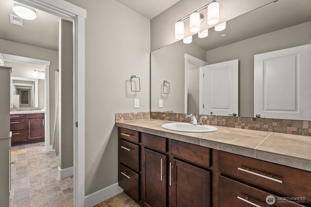 35703 20th Avenue SW, Federal Way, WA 98023