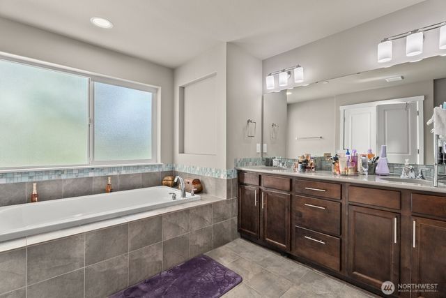 35703 20th Avenue SW, Federal Way, WA 98023