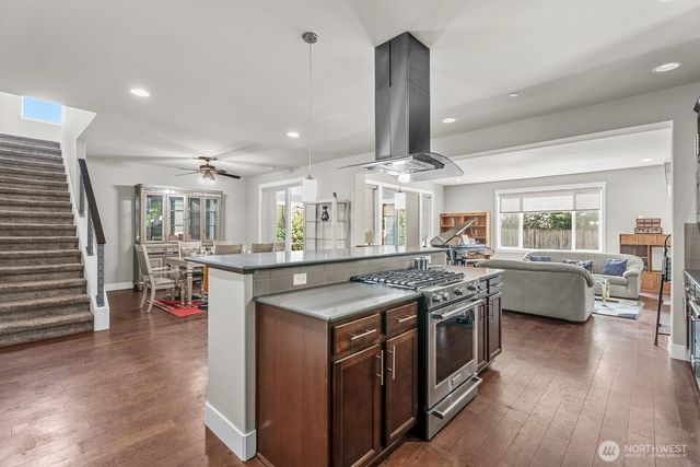 35703 20th Avenue SW, Federal Way, WA 98023