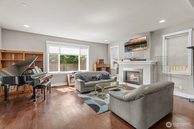 35703 20th Avenue SW, Federal Way, WA 98023