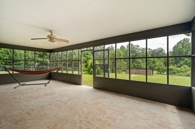 73 River Rd., Hattiesburg, MS 39401