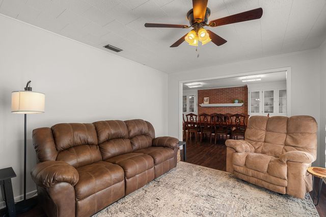 73 River Rd., Hattiesburg, MS 39401