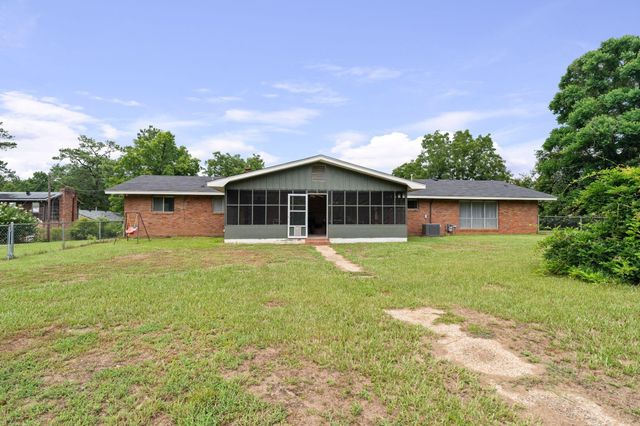 73 River Rd., Hattiesburg, MS 39401